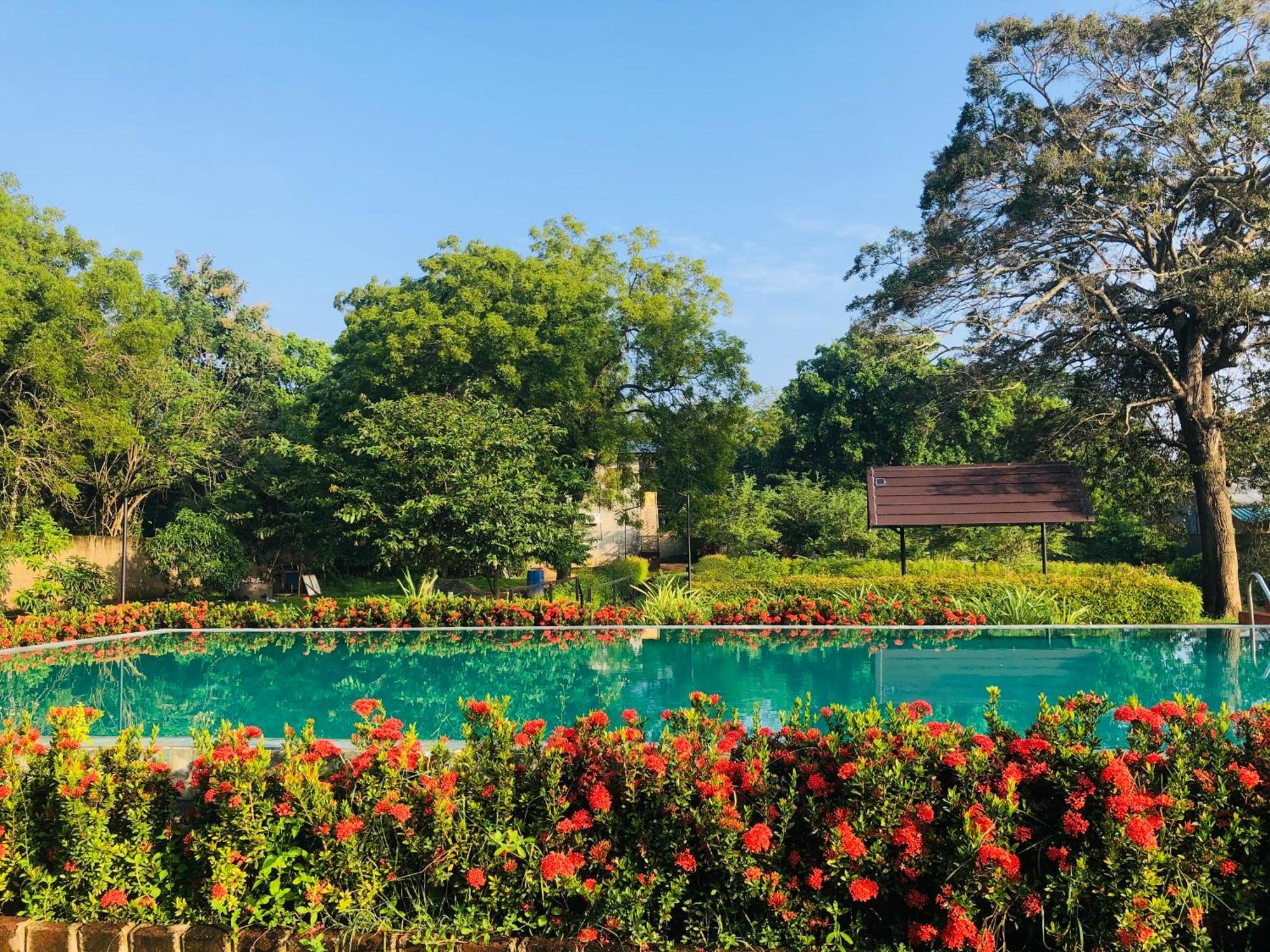 Lolu Village Resort Anuradhapura Exterior foto